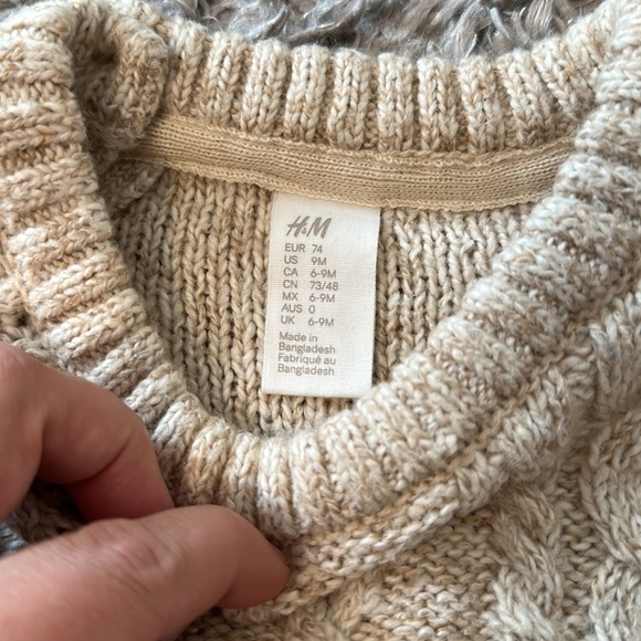 H&M 9M sweater - Picture 2 of 3